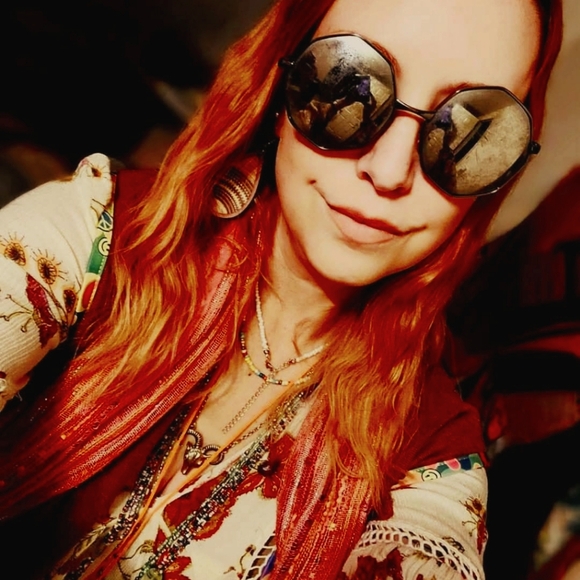 Meet your Posher, Krista Marie 🤖 - Picture 9 of 16